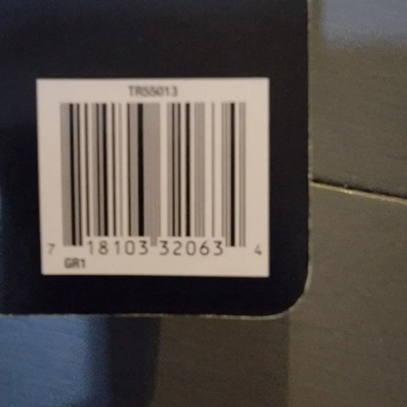 TRU RED™ 8" Non-Stick Titanium Coated Scissors, Straight Handle - Picture 6 of 7